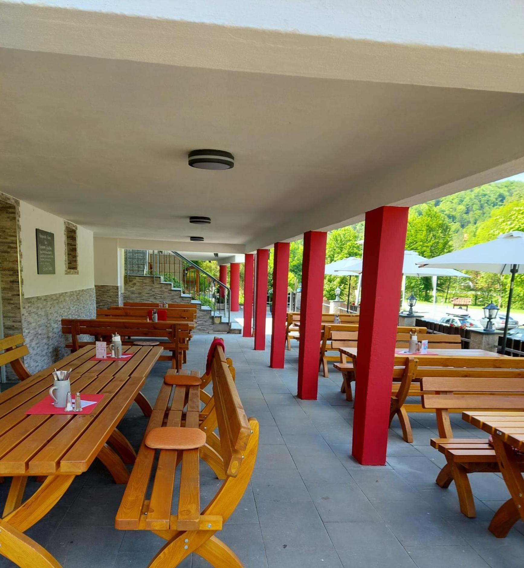Hotel Landgasthof Frankenstern Goessweinstein Exterior photo