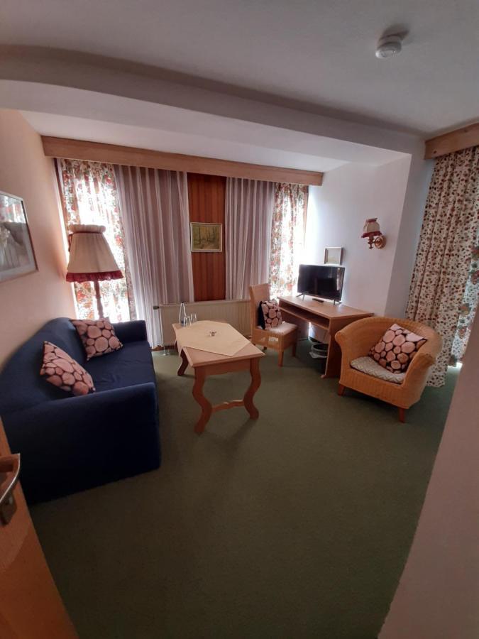 Hotel Landgasthof Frankenstern Goessweinstein Exterior photo