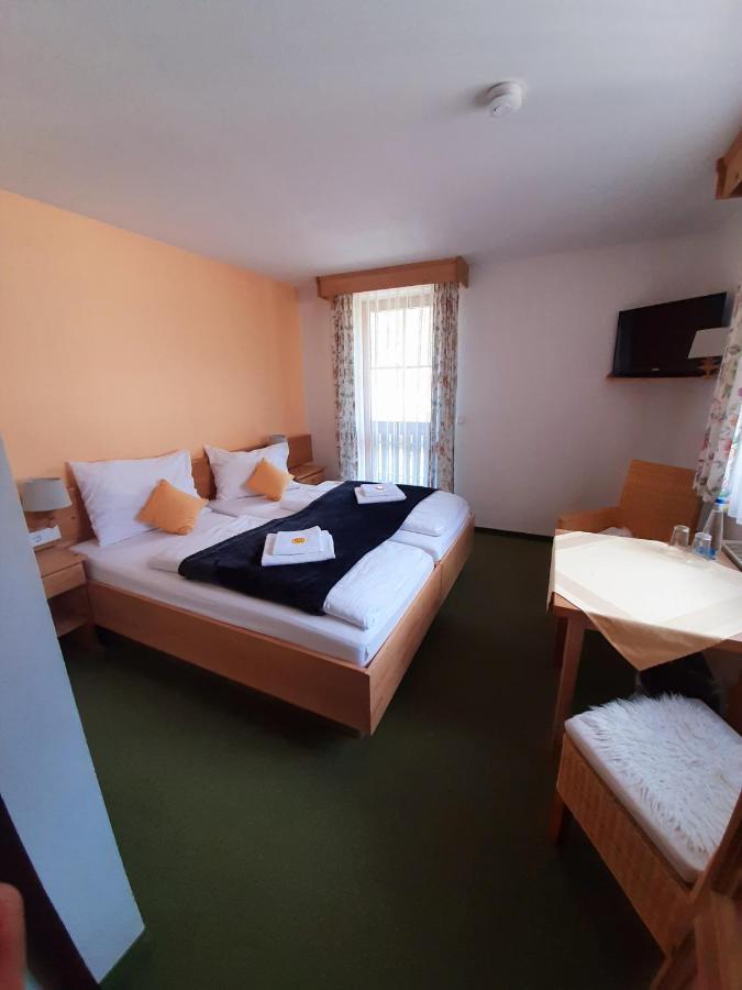Hotel Landgasthof Frankenstern Goessweinstein Exterior photo
