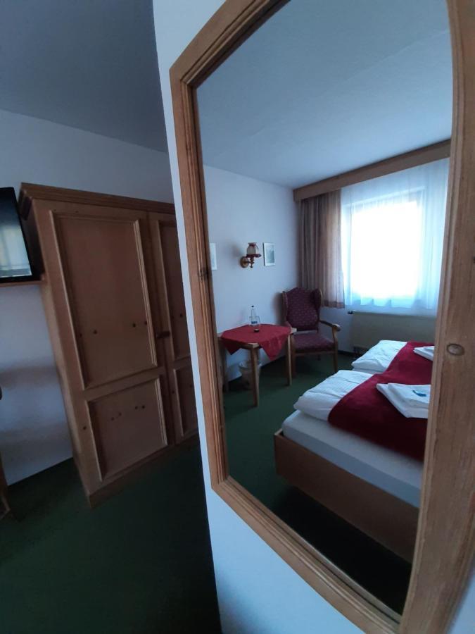 Hotel Landgasthof Frankenstern Goessweinstein Exterior photo