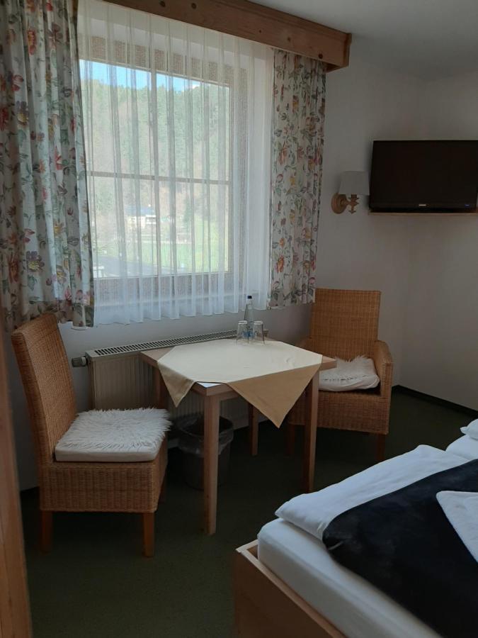 Hotel Landgasthof Frankenstern Goessweinstein Exterior photo