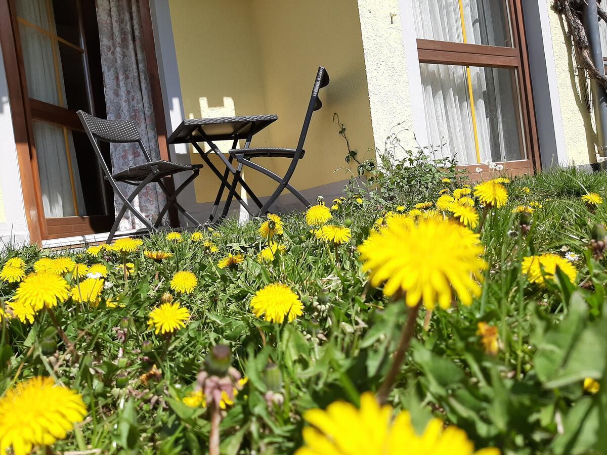 Hotel Landgasthof Frankenstern Goessweinstein Exterior photo